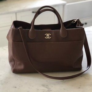 CHANEL Executive Cerf Tote